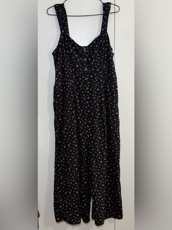 American Eagle Outfitters Pants - American Eagle Outfitters black w/ Pink Floral Print wide leg crop jumpsuit - LG